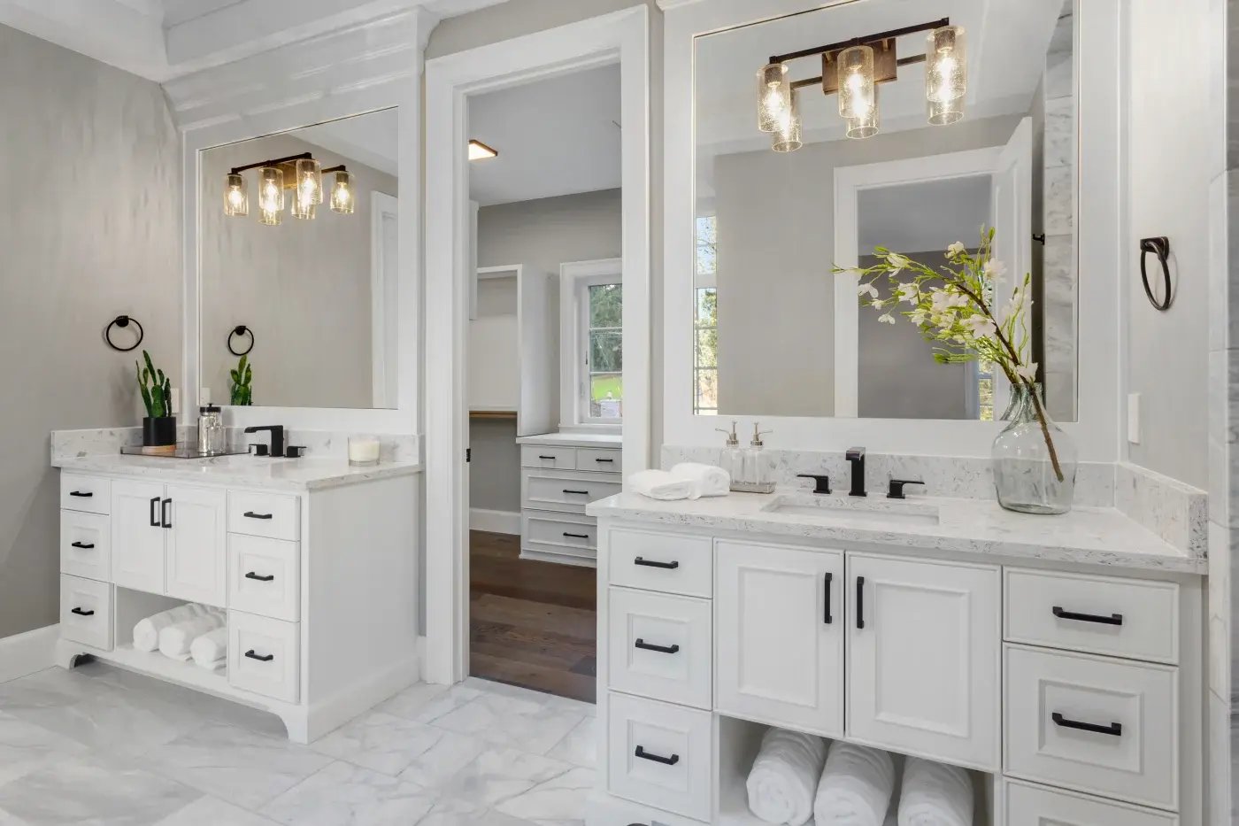 Vanities & Custom Storage